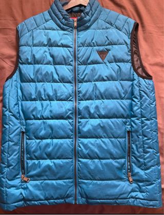 Chaleco Guess azul acolchado
