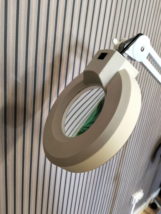 Lupa estética con luz - lámpara