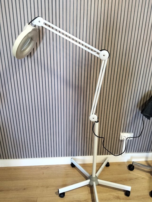 Lupa estética con luz - lámpara