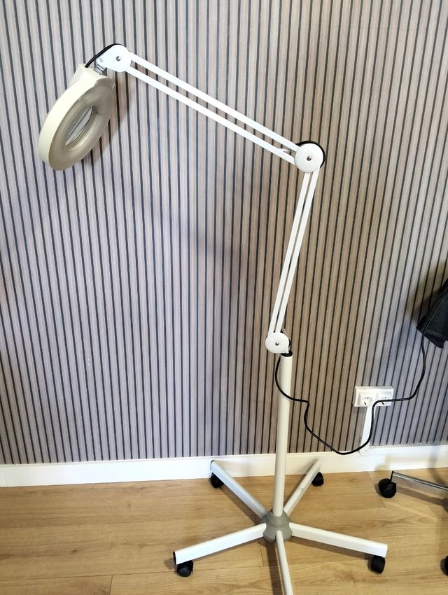 Lupa estética con luz - lámpara