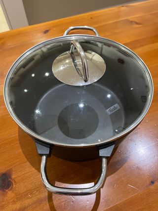 Olla Fissler hierro fundido 22cm c/tapa vidrio