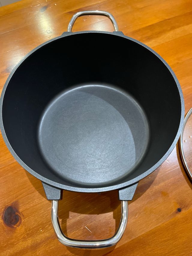 Olla Fissler hierro fundido 22cm c/tapa vidrio