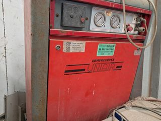 Compresor Uniair .depósito de 24litros