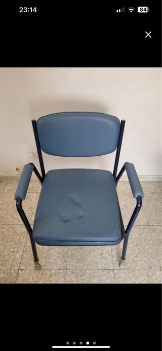 Silla de aseo con brazos