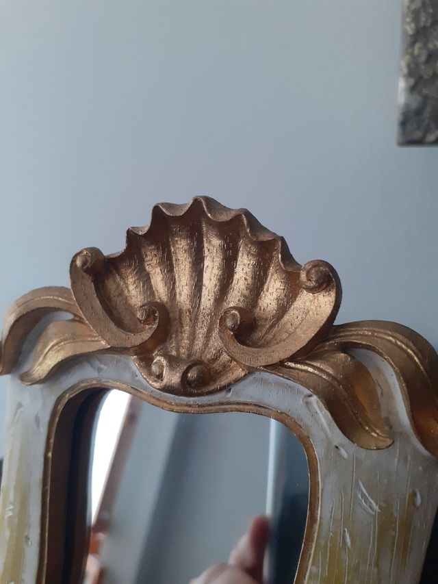 Espejo dorado y blanco pequeño