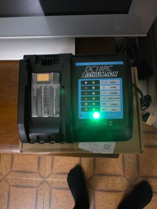 Caricabatterie Makita 18V - Ricambio non originale