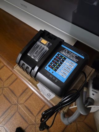 Caricabatterie Makita 18V - Ricambio non originale