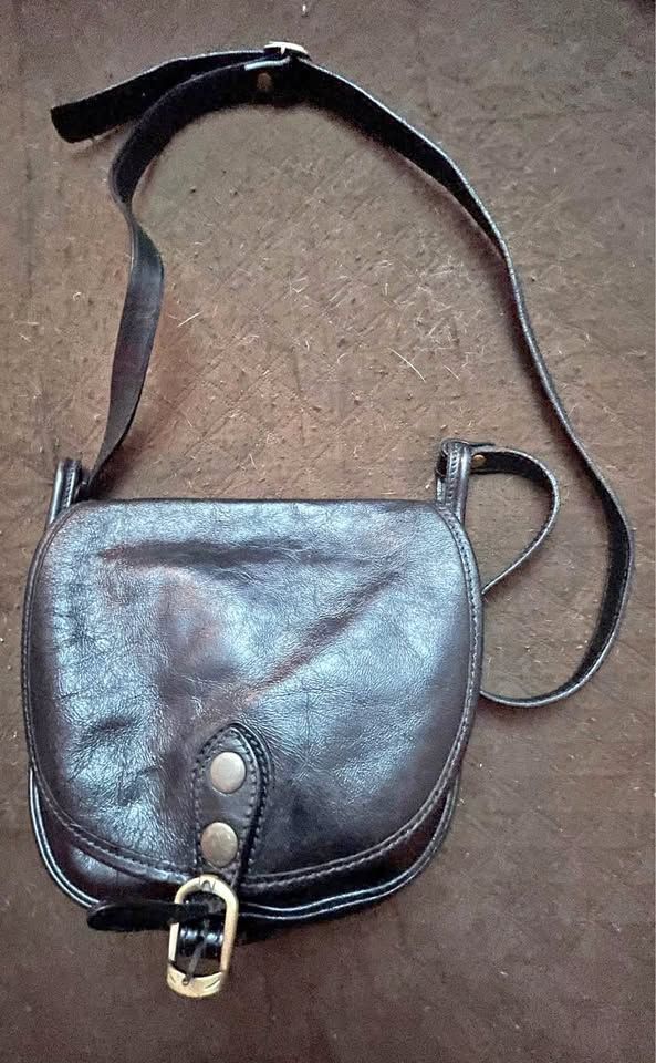 Borsa a tracolla in pelle nera