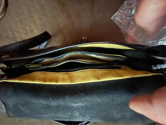 Borsa a tracolla in pelle nera