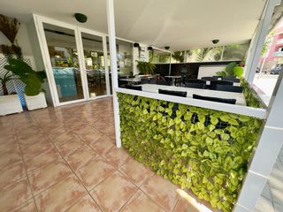 Restaurante equipado y funcionando. Se Traspasa