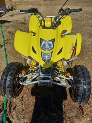 Quad Suzuki LTZ 400 amarillo