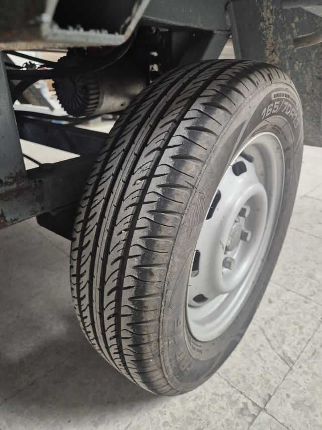 Remolque 750kg grúa basculante