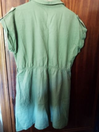 Vestido verde de algodón y lino