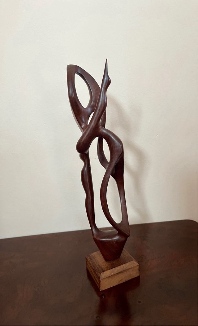 Escultura Abstracta de Madera