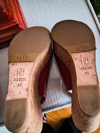 Sandalias cuña Carolina Herrera rojas