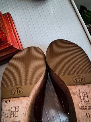 Sandalias cuña Carolina Herrera rojas