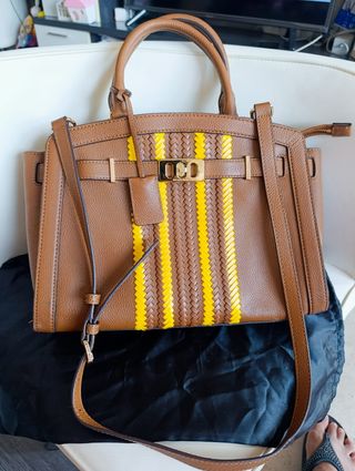 Bolso Michael Kors de cuero genuino con bandolera 