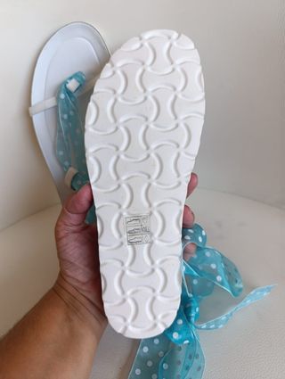 Sandalias Café Noir blancas y azules