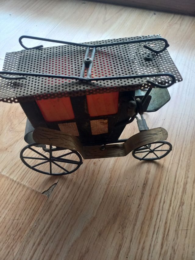 Carruaje antiguo metal - Lámpara sin bombilla