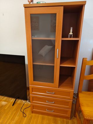 Mesa comedor + Mueble vitrina