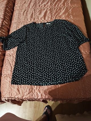 Blusa uNt lunares negra XXL