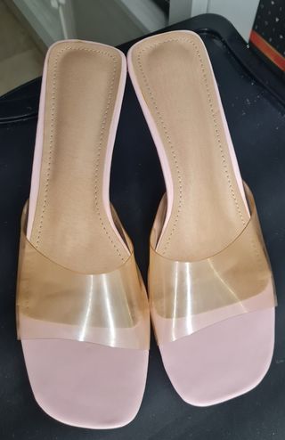 Tacones transparentes rosa