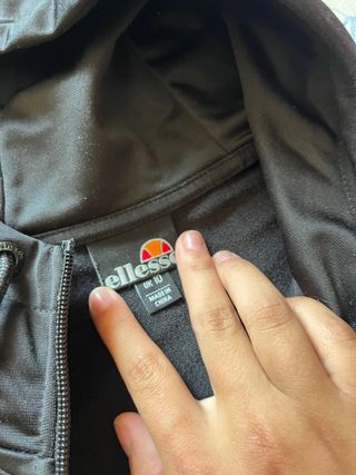 Sudadera ellesse negra c/cremallera