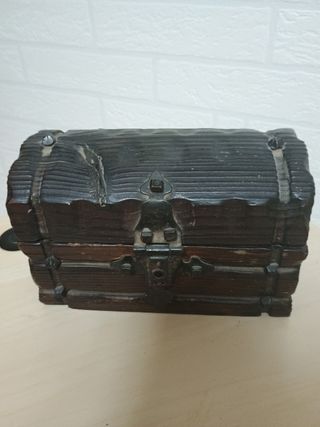 Caja baúl madera antigua