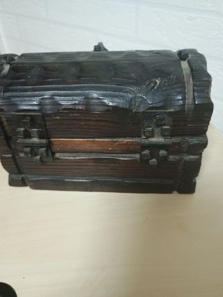 Caja baúl madera antigua