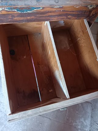 Mesita noche antigua de madera