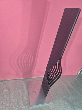 Mueble expositor metal negro-plata