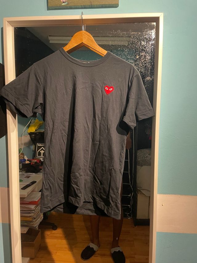 Camiseta CDG (Comme des Garçons) negra