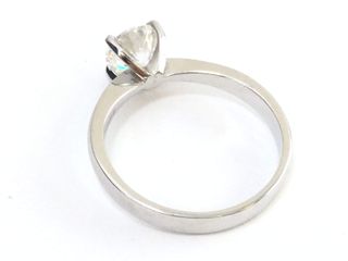 sortija oro 18k con diamante de laboratorio