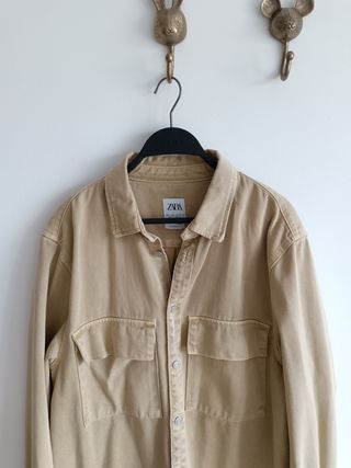 Sobrecamisa beige Zara - Talla L