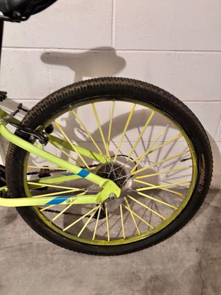 Rockrider ST100 - Bici giallo fluo 
27,5 