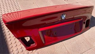 Portón trasero BMW E46 rojo