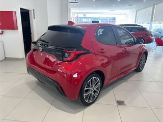 TOYOTA Yaris 1.5 120H Style