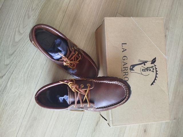 Náuticos LA GARROCHA marrón, talla 40. Sin usar.