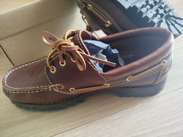 Náuticos LA GARROCHA marrón, talla 40. Sin usar.