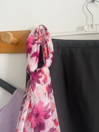 Conjunto falda y blusa morado