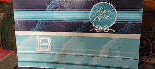 Copriletto bianco e lenzuolo