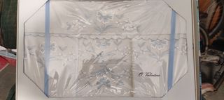 Copriletto bianco e lenzuolo