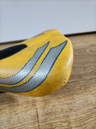 Sella bici gialla vintage