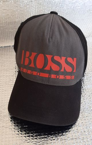 Gorra Hugo Boss gris y negra