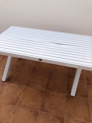 Mesa blanca exterior aluminio