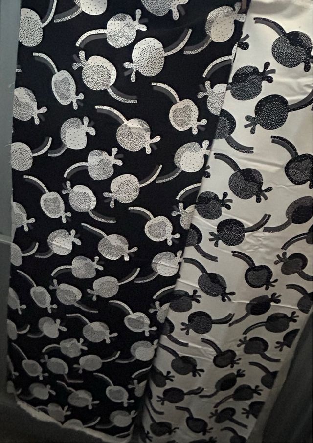 Visillo, dos caidas, dos cojines y cinta sin usar