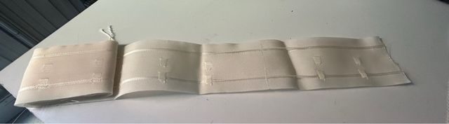 Visillo, dos caidas, dos cojines y cinta sin usar