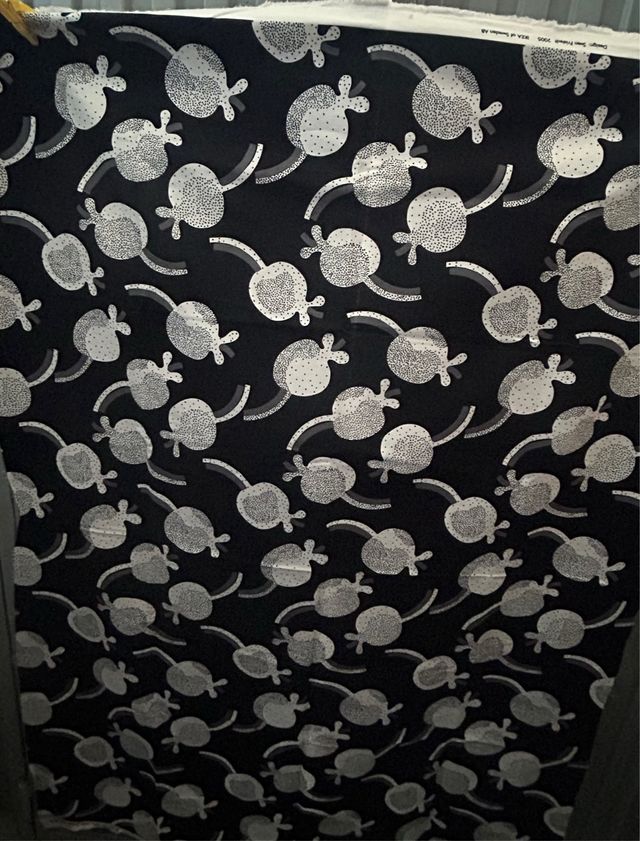 Visillo, dos caidas, dos cojines y cinta sin usar