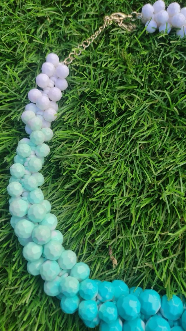 Collar degradado azul-blanco