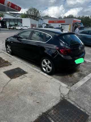 Opel Astra 2012
